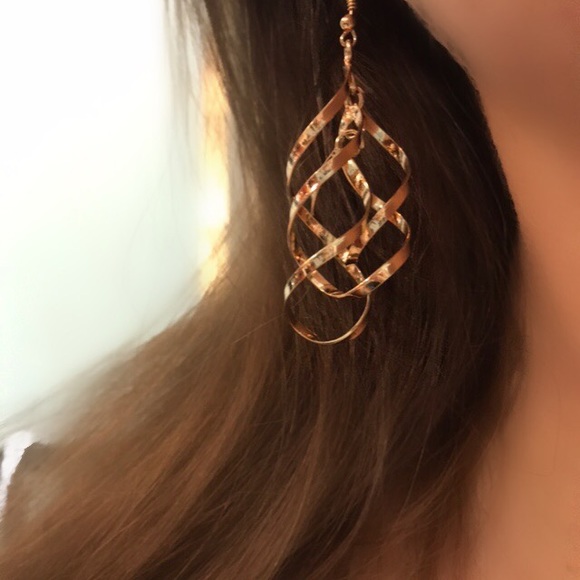 NEW!💙💎GOLDEN DROP EARRINGS!💎💙BEAUTIFUL SPIRAL! - Picture 4 of 16